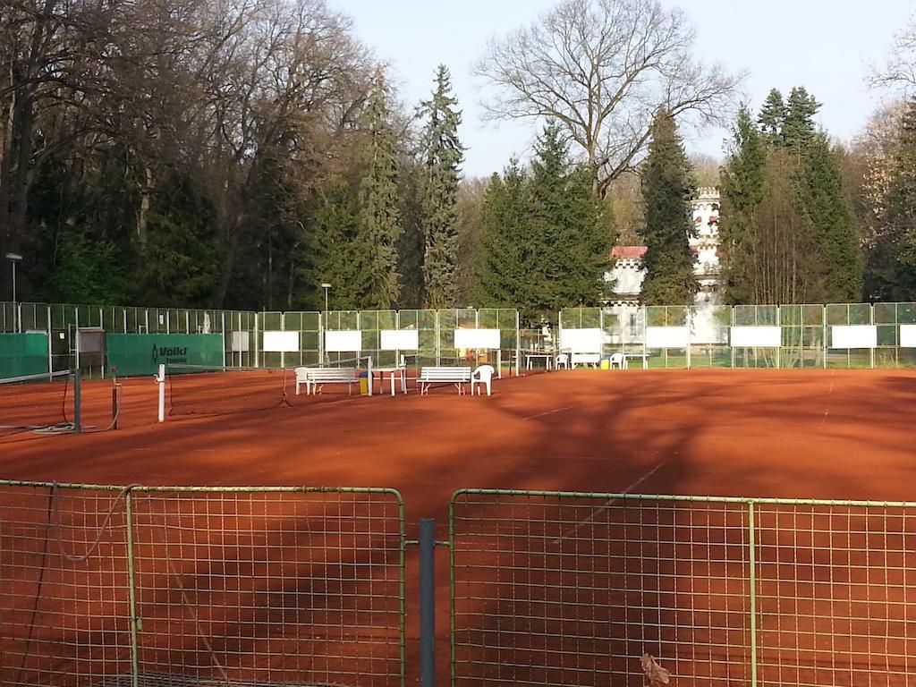 Siesta Rodinny Resort Pardubice Exterior foto