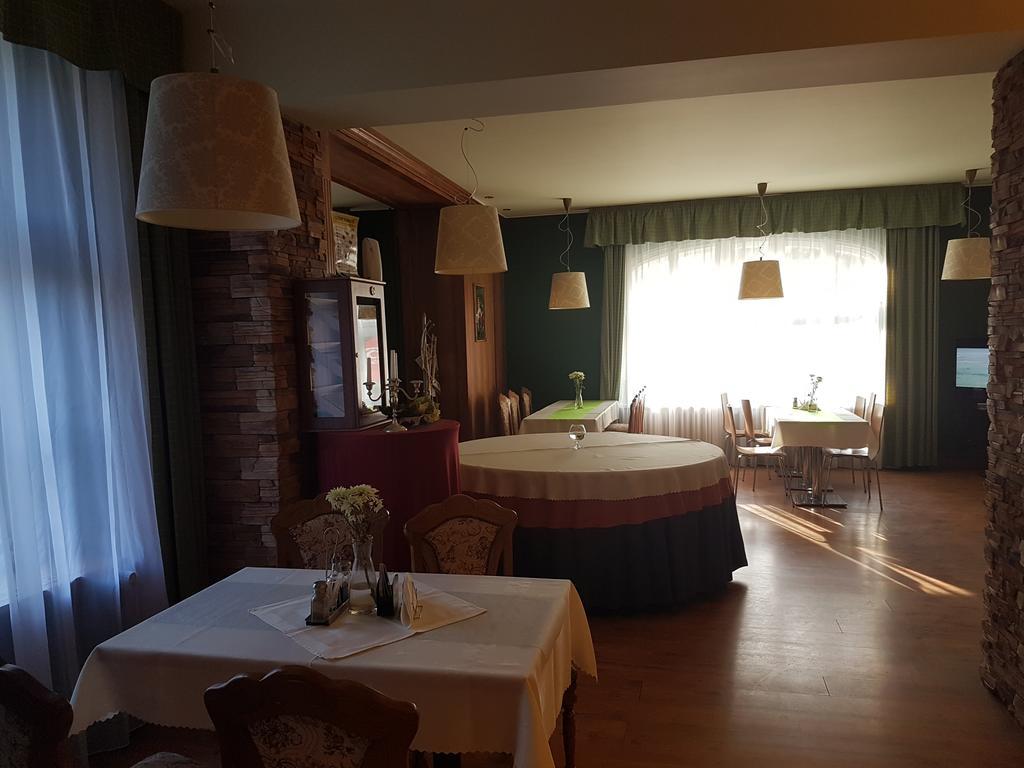 Siesta Rodinny Resort Pardubice Exterior foto